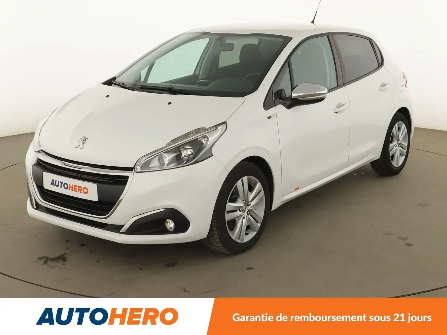 Peugeot 208 1.6 Blue-HDi Style Blanc - 1