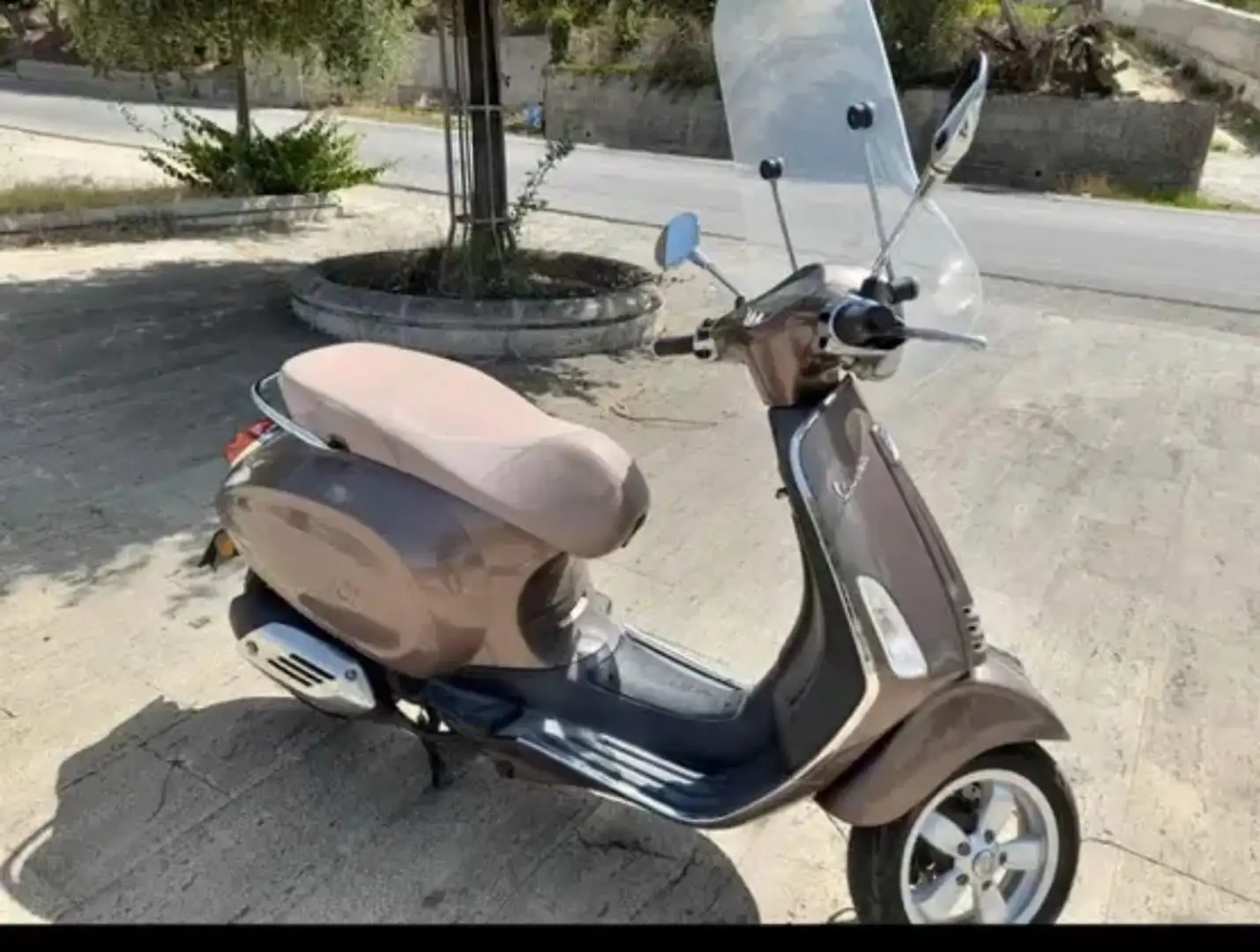 Piaggio Primavera Bronz - 2