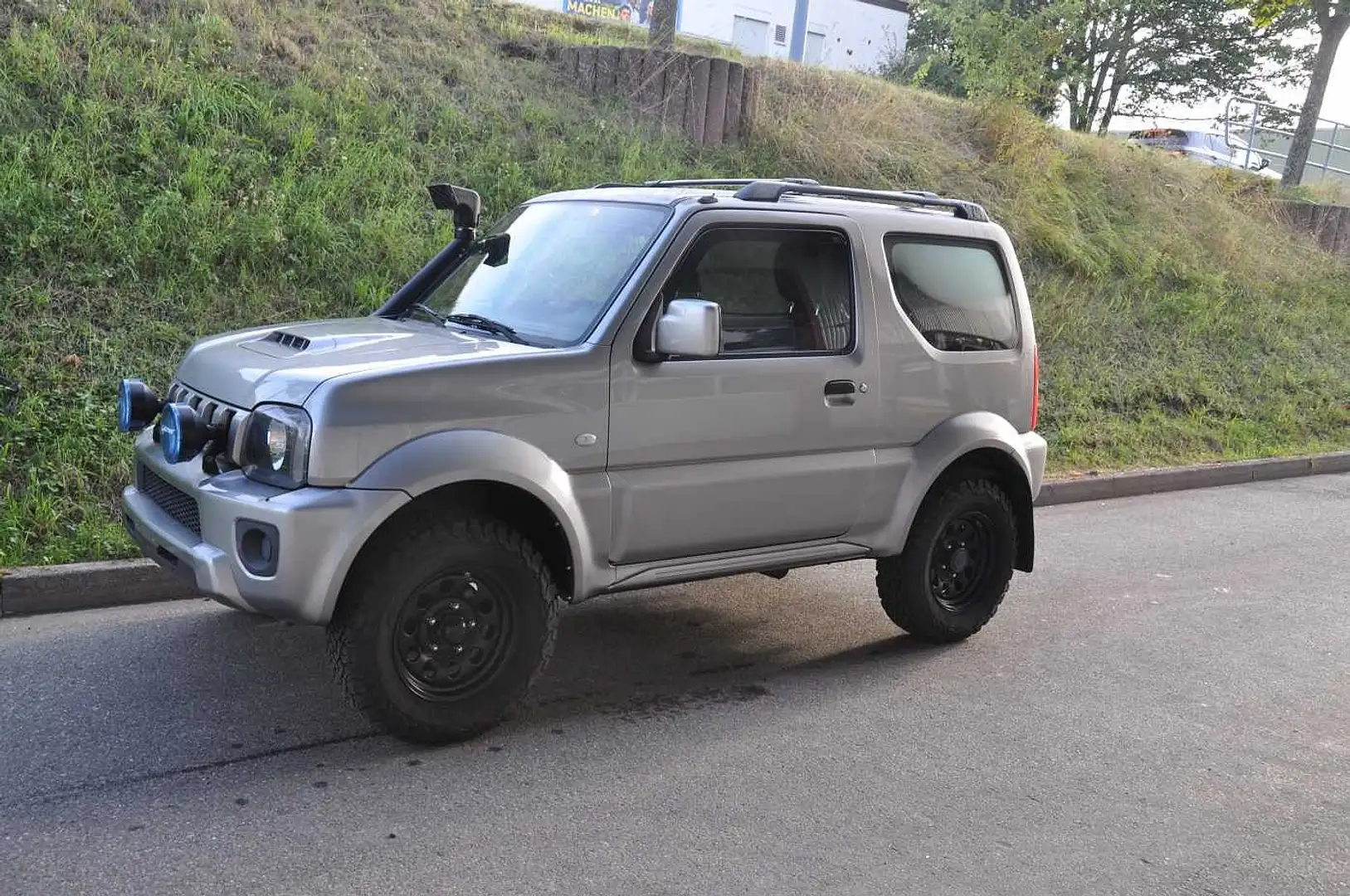 Suzuki Jimny Comfort, Offroad Package, Standheizung Silber - 1