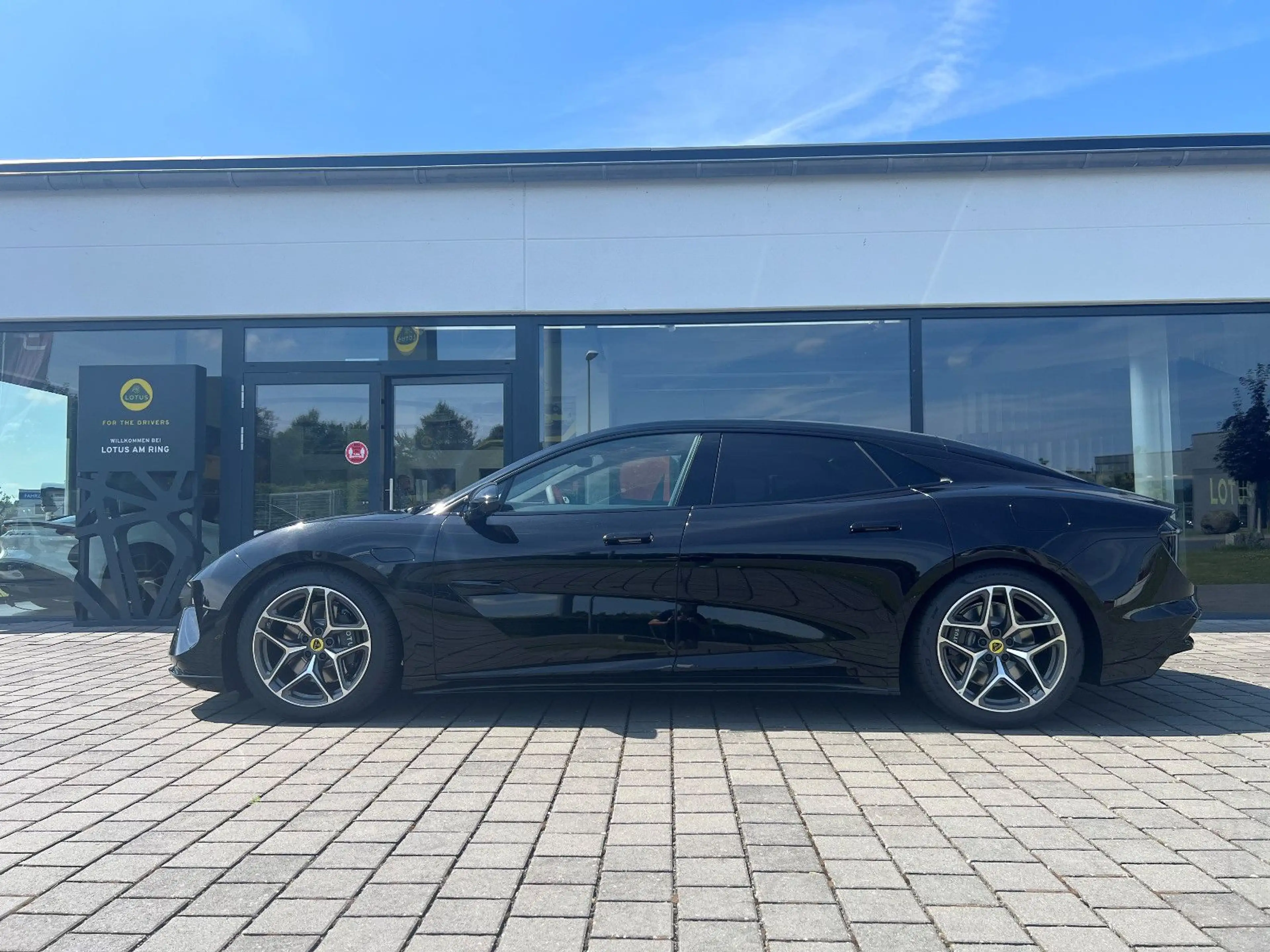 Lotus Emeya *Tour Pack, Highway Assist *Lotus am Ring* — photo 3