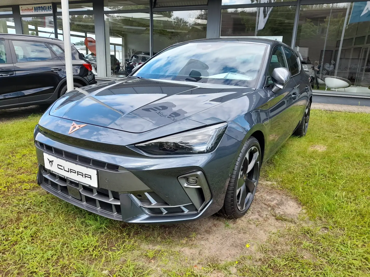 CUPRA Leon 1.5 e-Hybrid * Matrix LED, Standklimatisierg.* Grau - 1