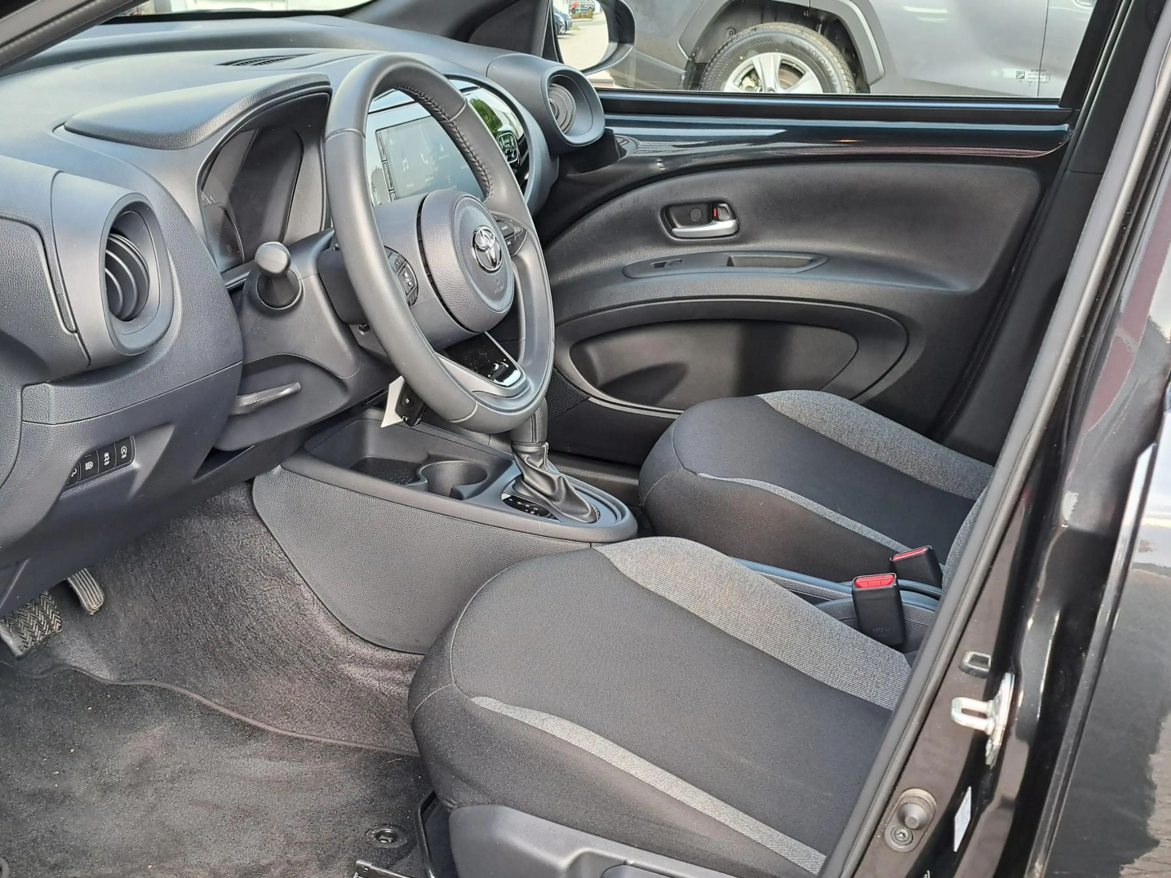 Toyota Aygo X First Automaat STOELVERWARMING ADAPTIVE CRUISE CON — photo 9