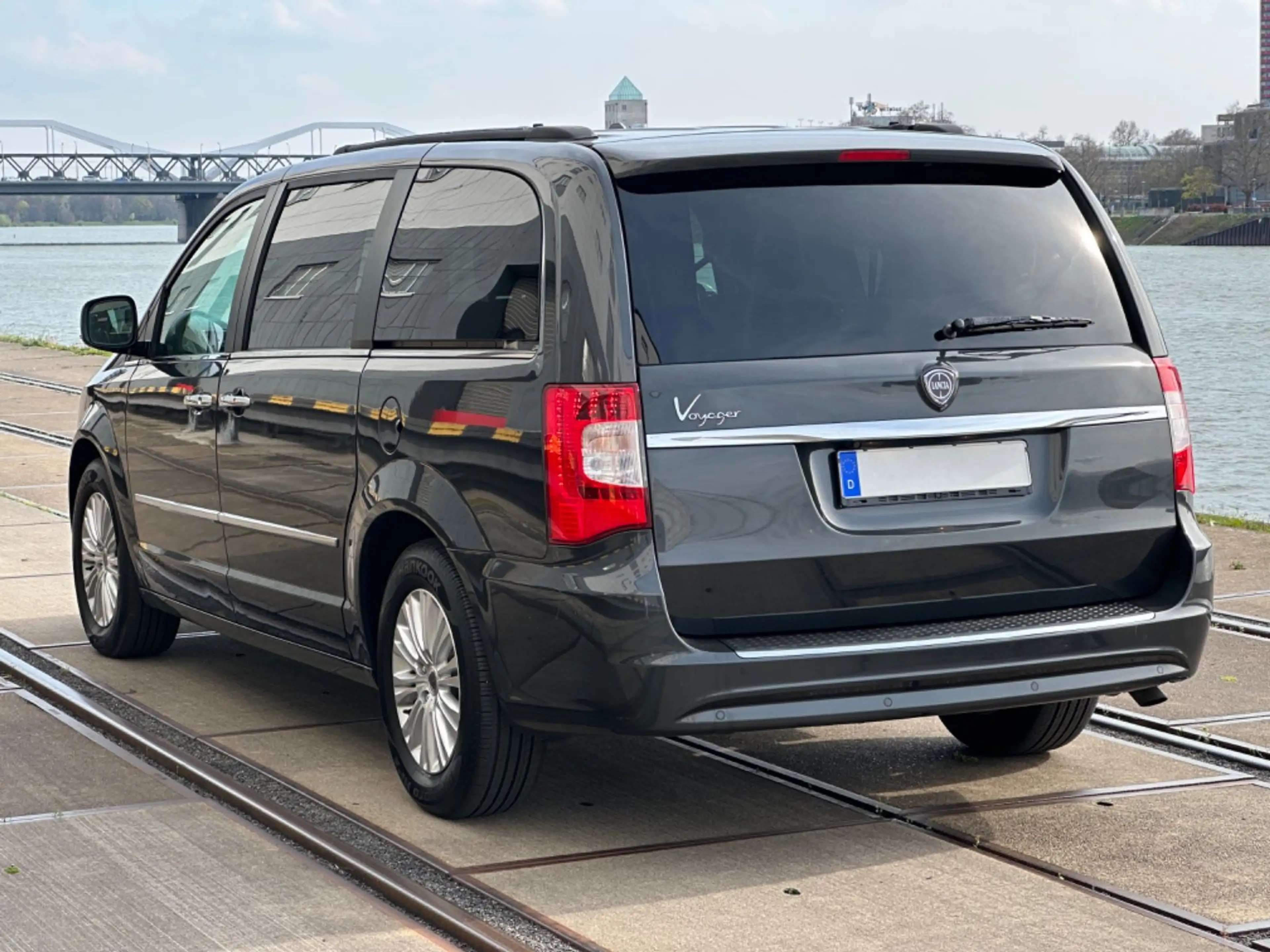 Lancia Voyager 2.8 MultiJet 16v Gold Automatik — photo 6