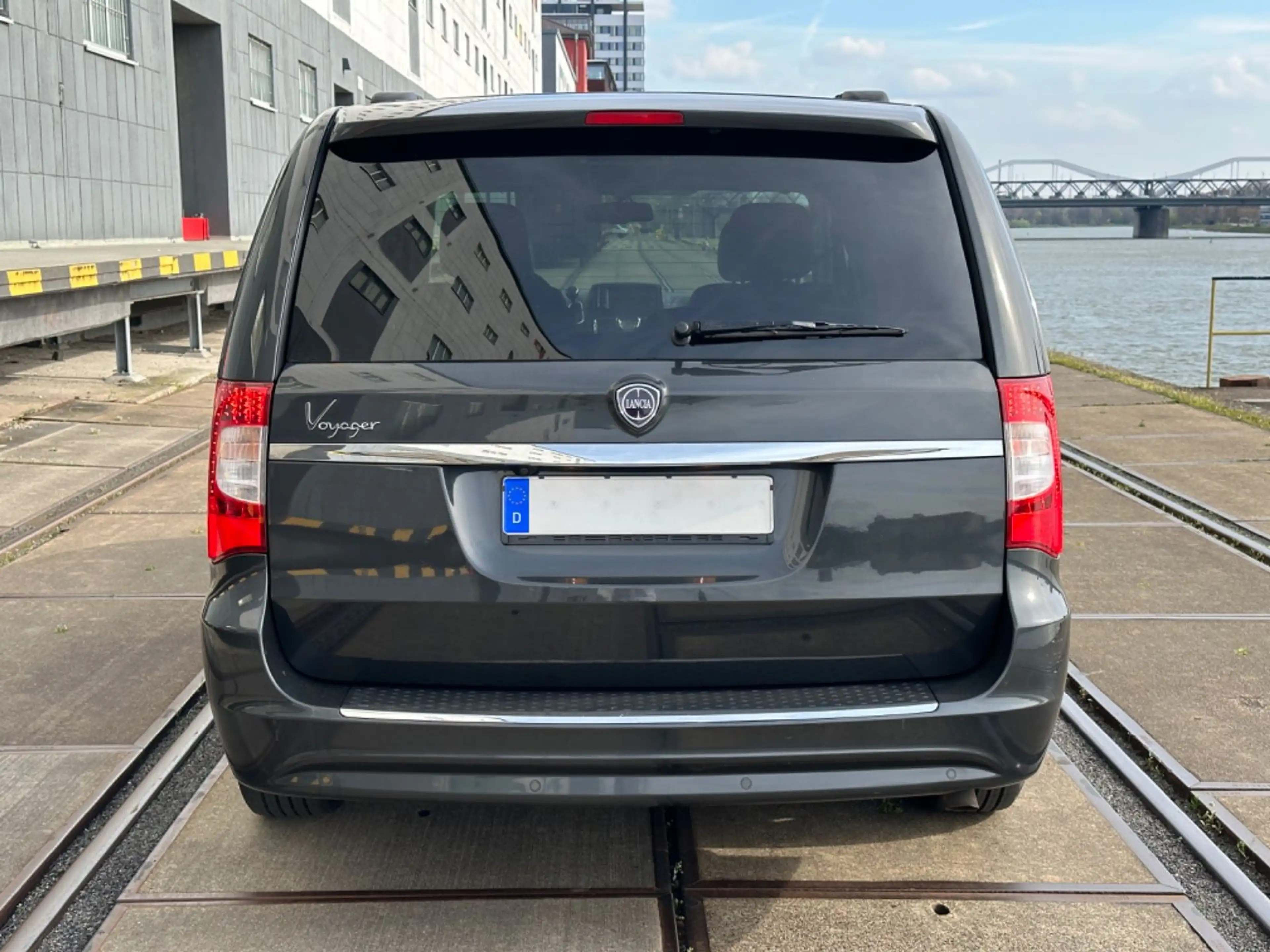 Lancia Voyager 2.8 MultiJet 16v Gold Automatik — photo 5