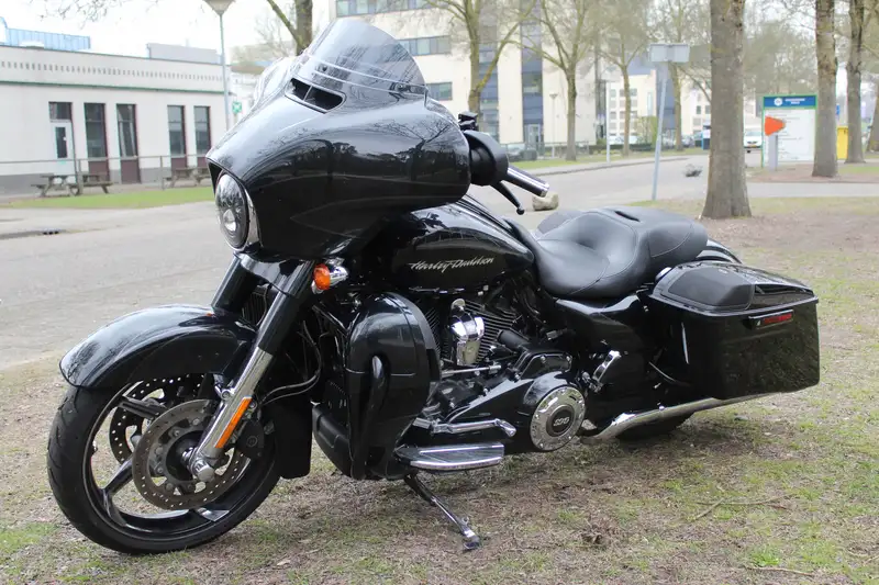 Harley-Davidson Street Glide - foto 2