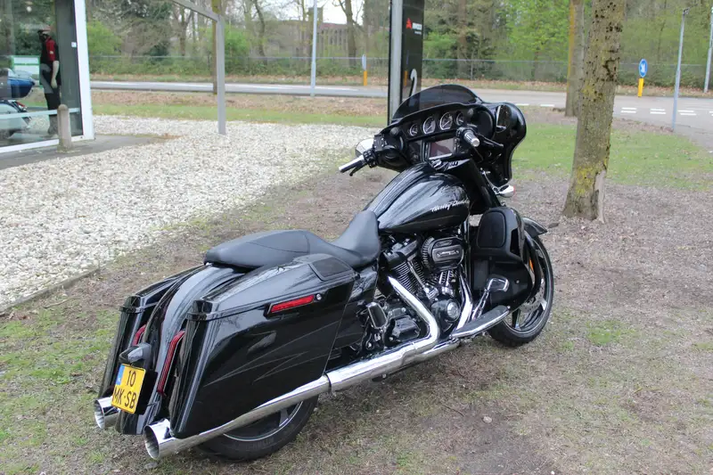 Harley-Davidson Street Glide - foto 7