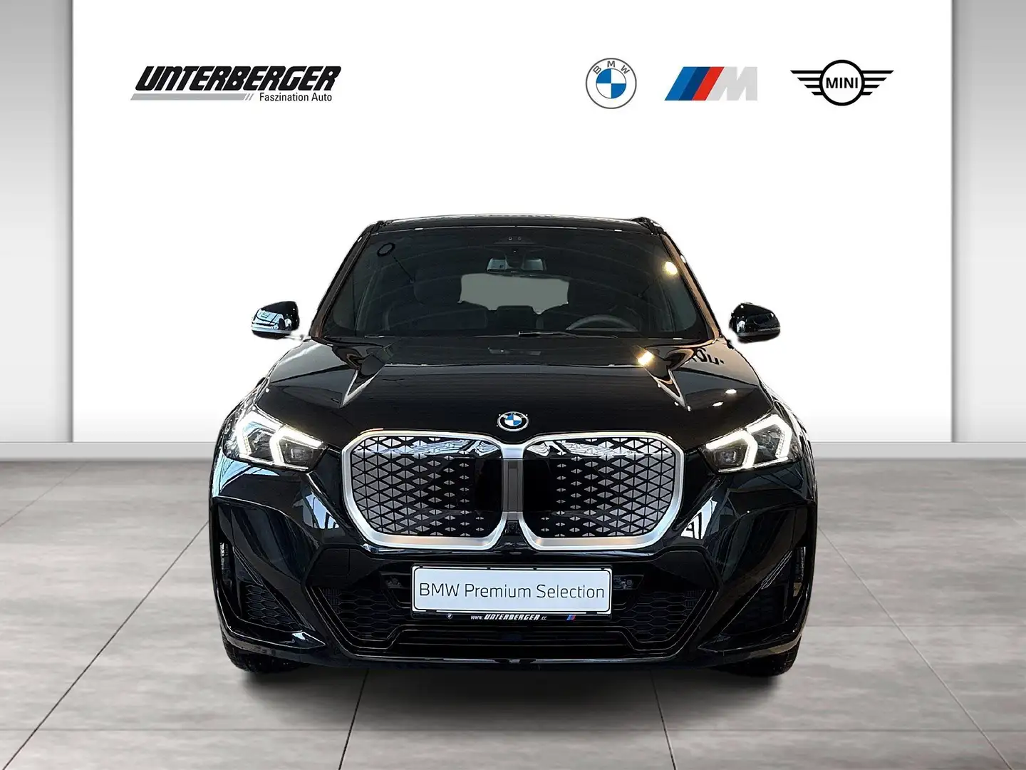 BMW iX1 xDrive30 Verfügbar ab 22.05.2026 | M Sportpaket | Schwarz - 2
