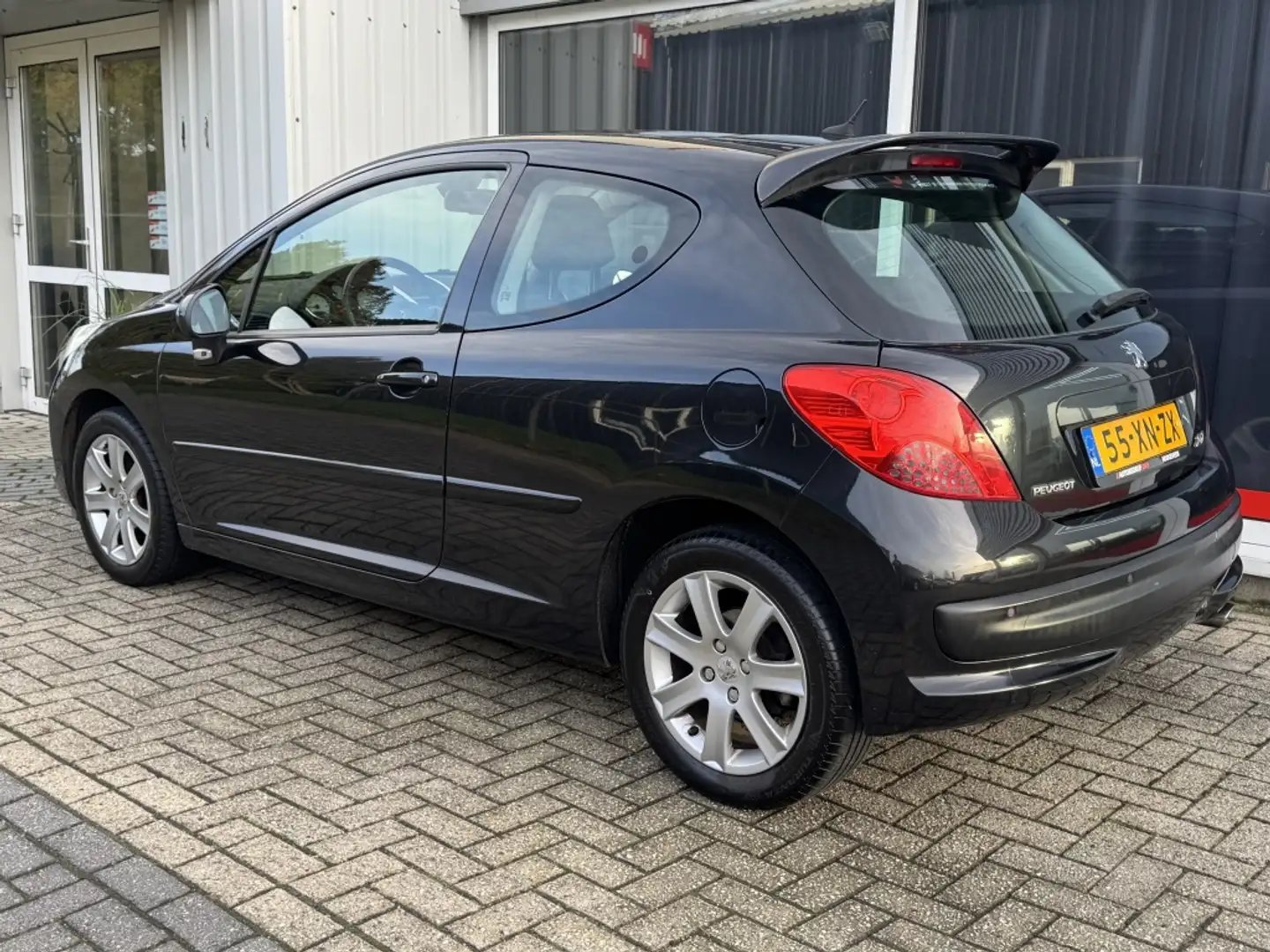 Peugeot 207 1.6 VTi | PANO | CRUISE | AIRCO | PARKEERSENS. | Zwart - 2