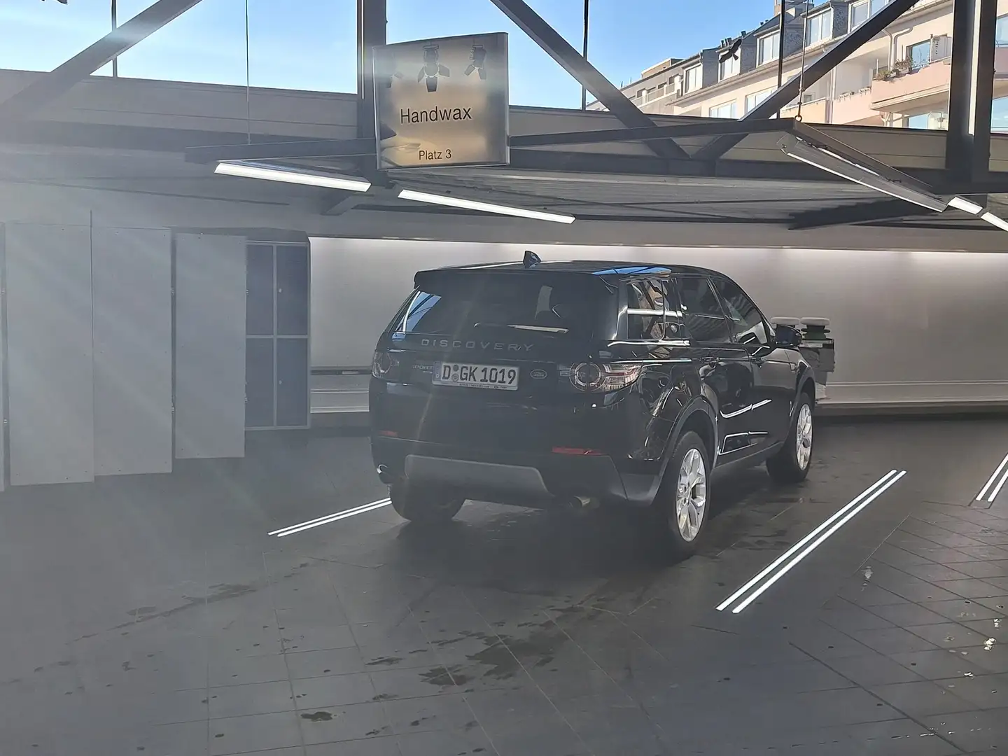 Land Rover Discovery Sport Discovery+Sport+TD4+Aut.HSE Schwarz - 1