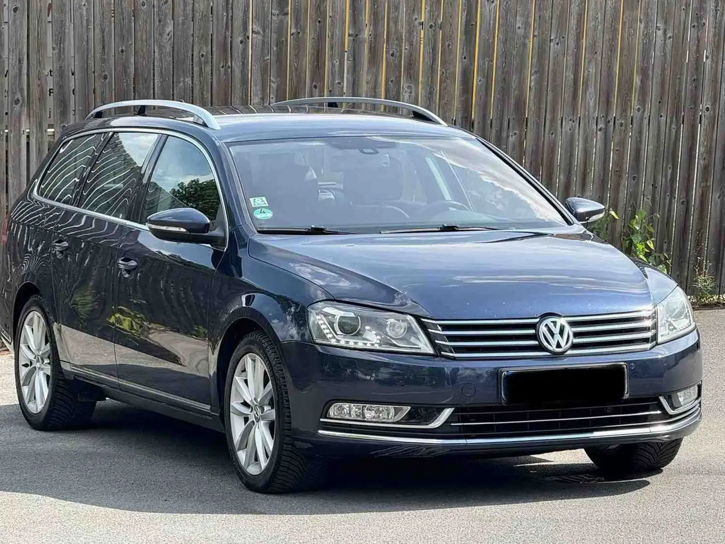 Volkswagen Passat Variant 2.0 TDI DSG BlueMotion Technology Highline Blau - 2