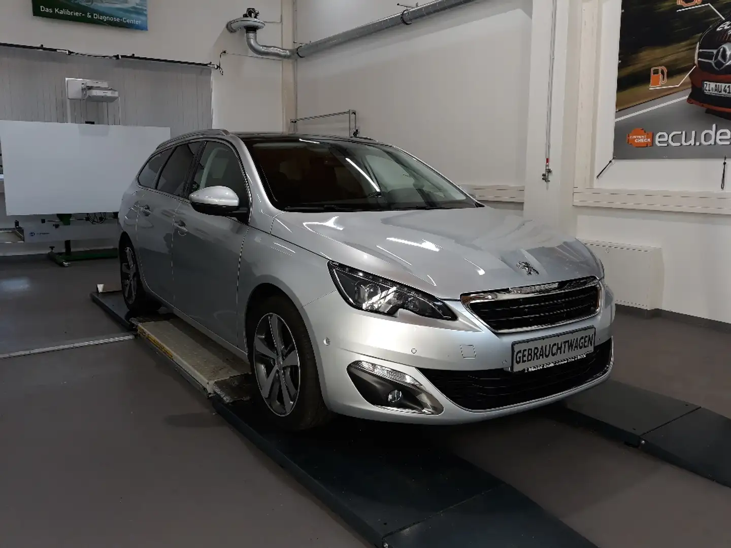 Peugeot 308 308 SW 1.2 T Allure WR, Panorama Silber - 1