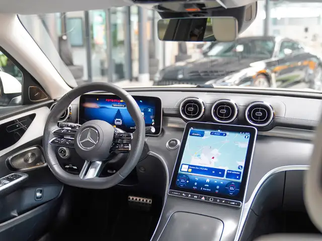Mercedes-Benz C-Class view 10