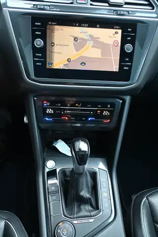 Volkswagen Tiguan Allspace view 15