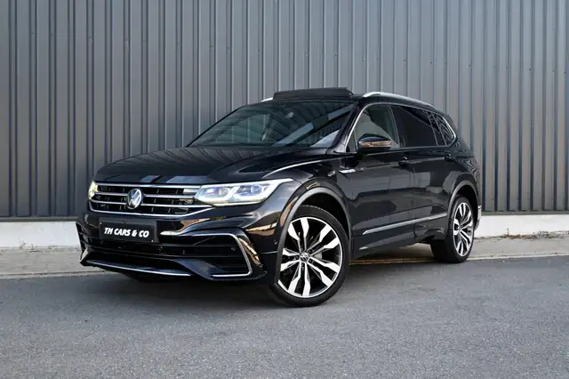 Volkswagen Tiguan Allspace view 2