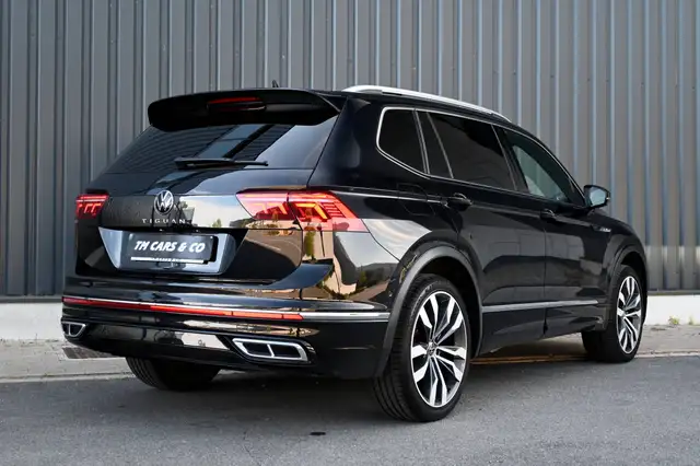 Volkswagen Tiguan Allspace view 3