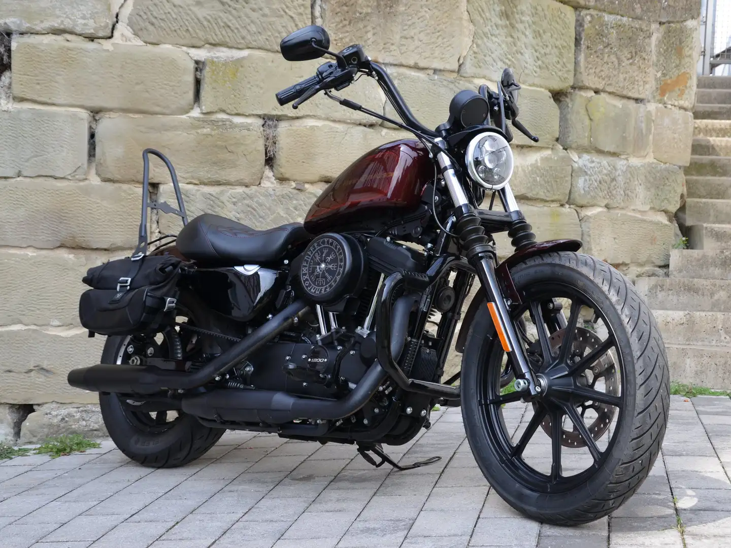 Harley-Davidson Sportster 1200 Harley Sportster XL 1200 Iron ABS Zubehör Rot - 1