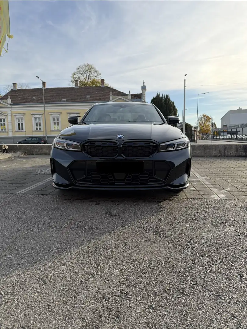 BMW BMW 330e G20 LCI Schwarz - 1