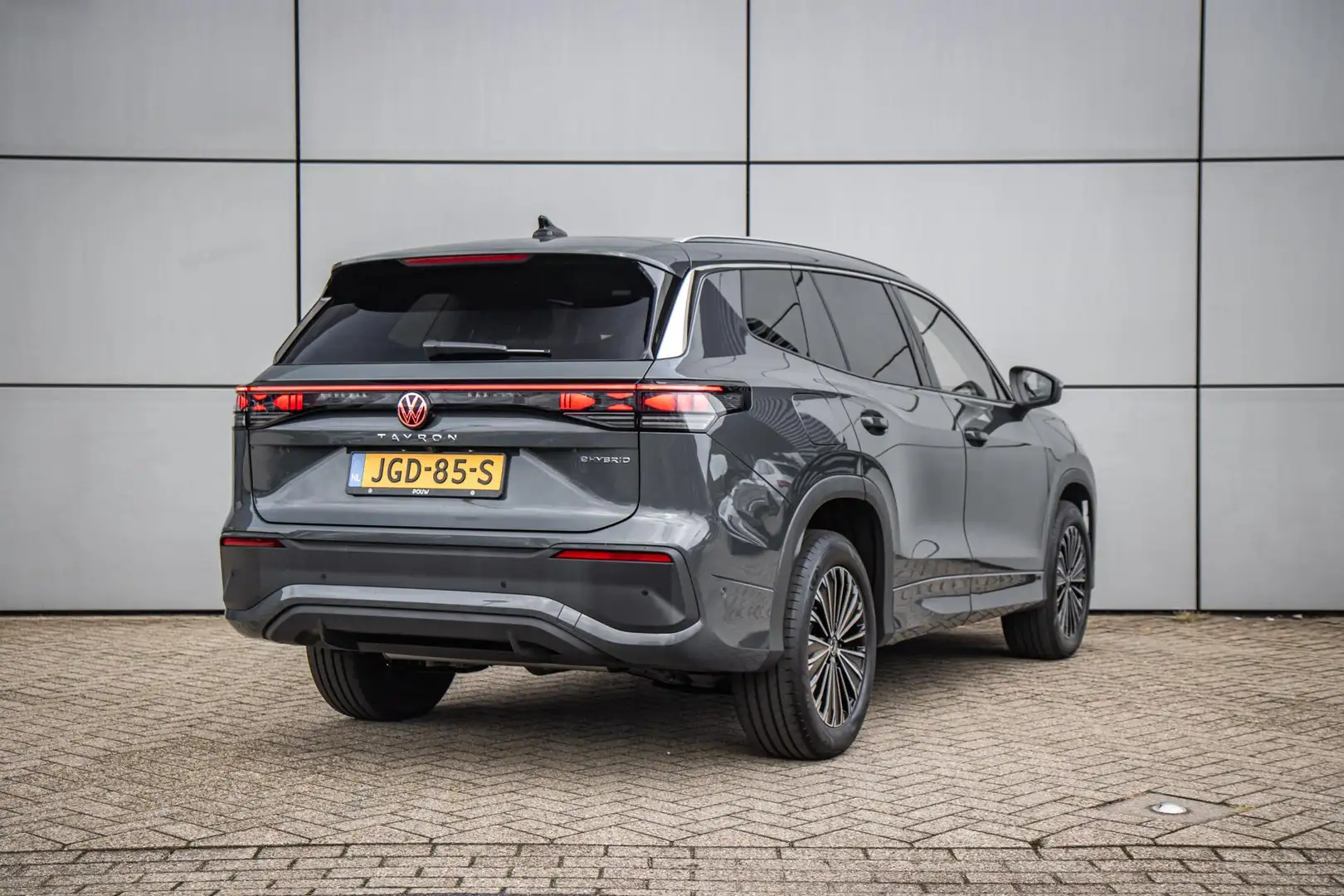 Volkswagen Tayron 1.5 eHybrid 204pk Life Edition | Achteruitrijcamer Grigio - 2