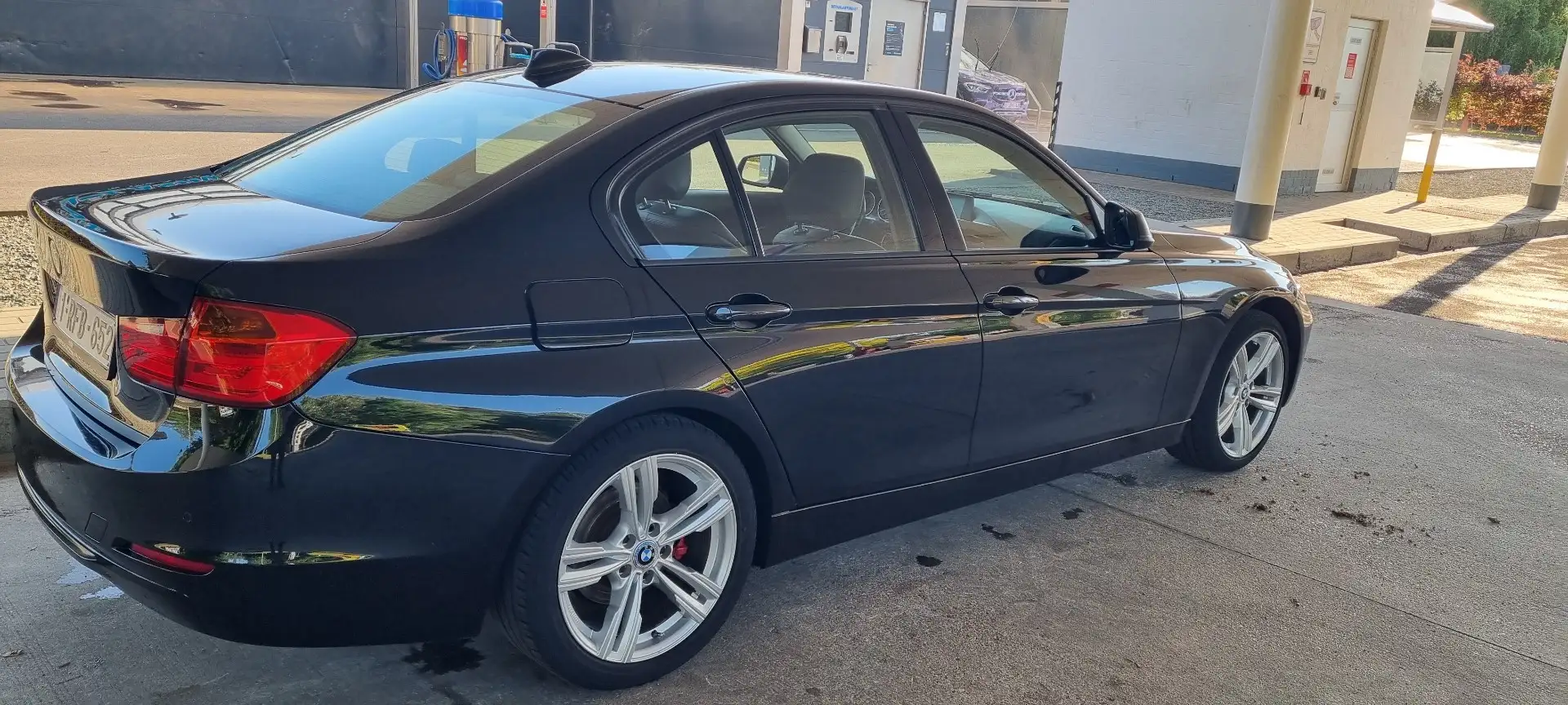 BMW 318 318d Sport Line - 1