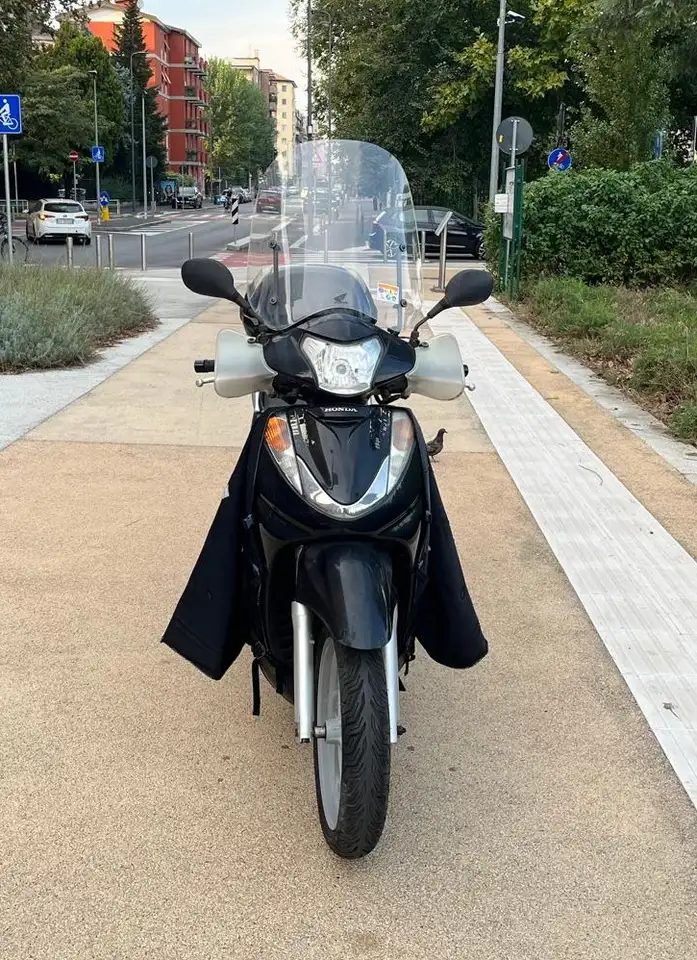 Honda SH 300