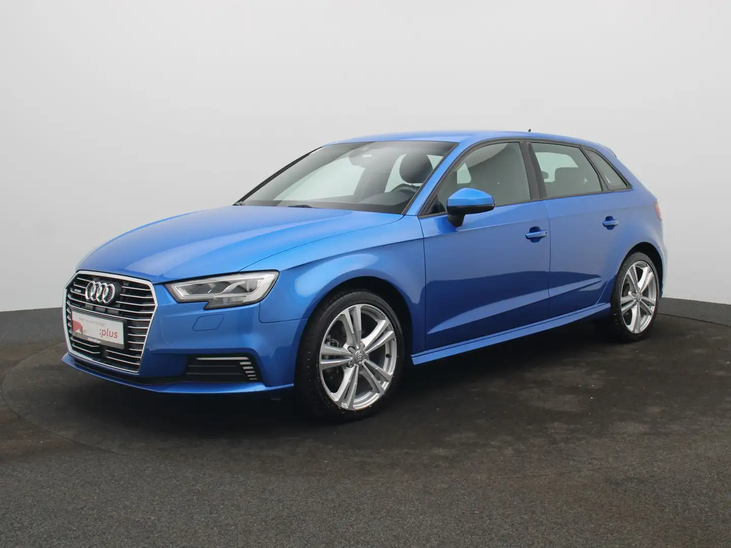 Audi A3 S-Line 40TFSIe S-tronic / Navi, LED Blau - 2