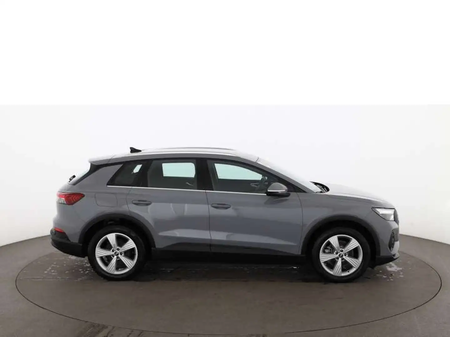 Audi Q4 e-tron 35 55 kWh Aut LED SITZHZG DIGITAL-TACHO Grau - 2