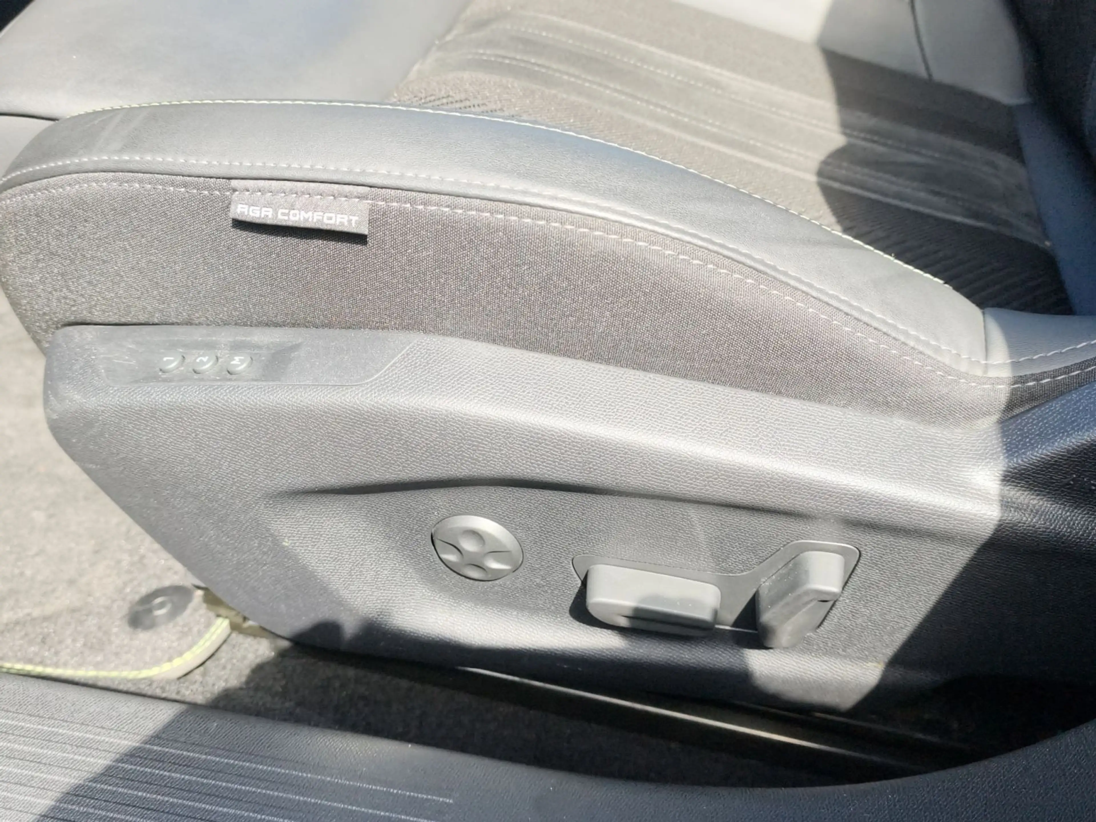 Peugeot 308 SW GT PT130 EAT8 Navi AGR Memory LED Kamera — photo 10
