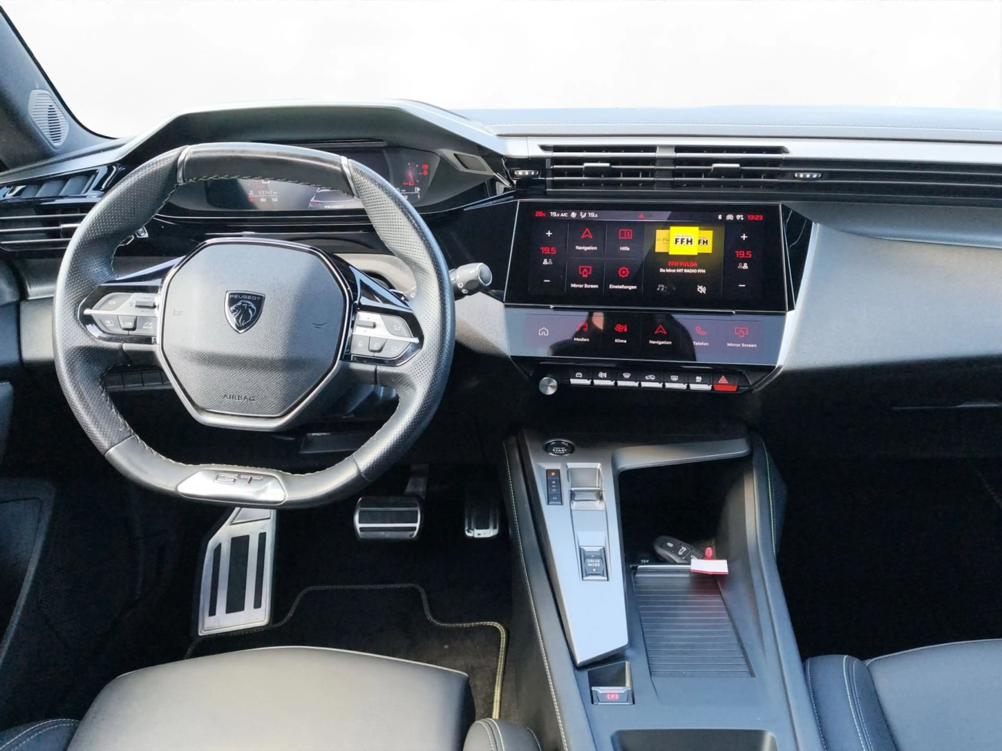 Peugeot 308 SW GT PT130 EAT8 Navi AGR Memory LED Kamera — photo 4
