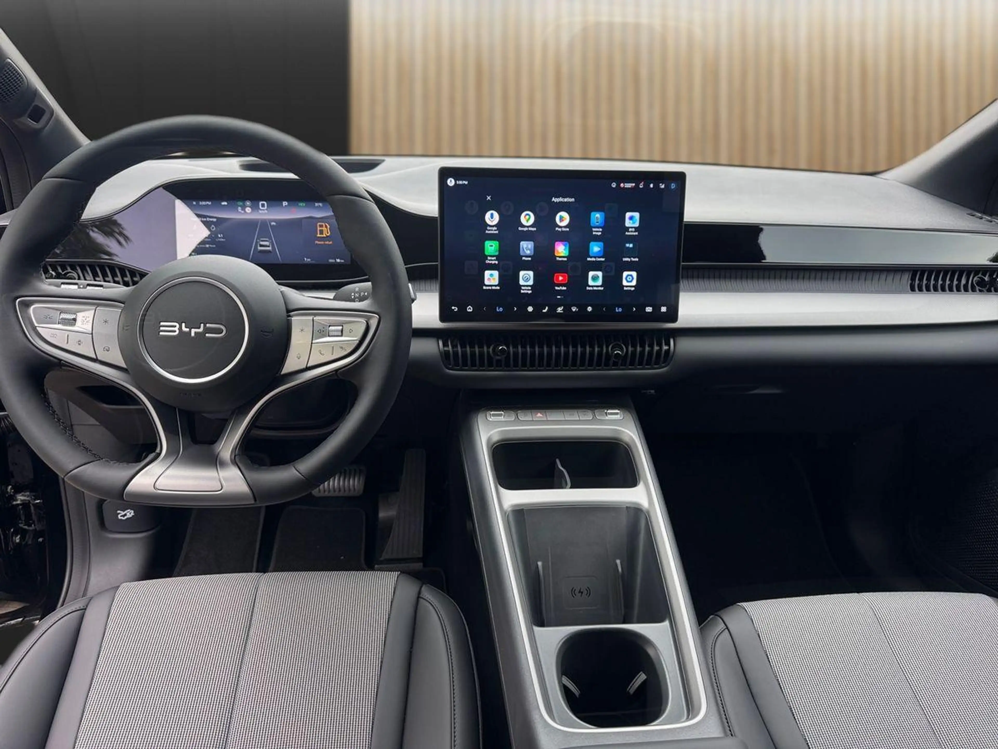 BYD Dolphin G 1.5 DM-i PHEV 156 kW Comfort — photo 11