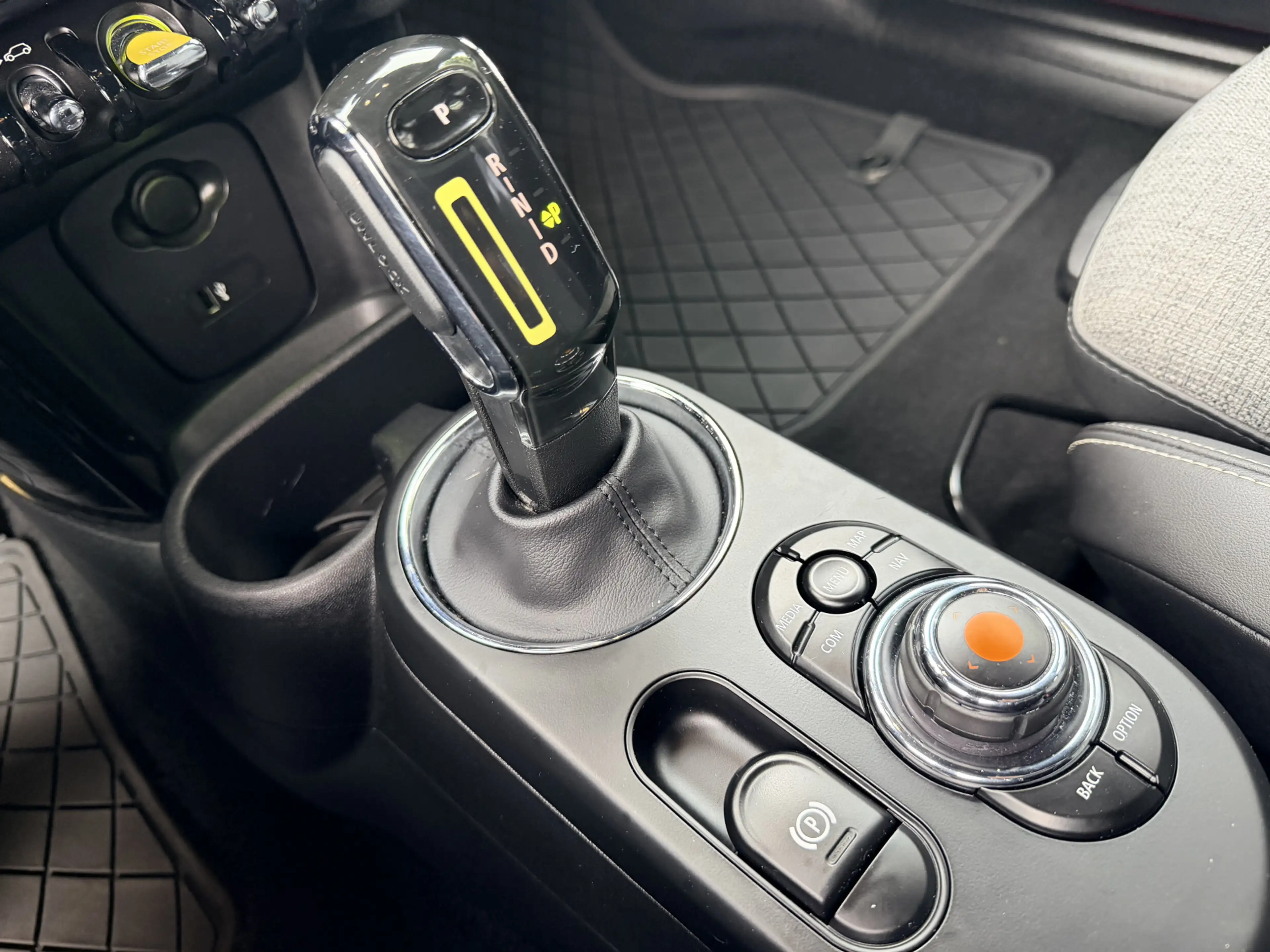MINI Electric MINI Electric 33 kWh — photo 15