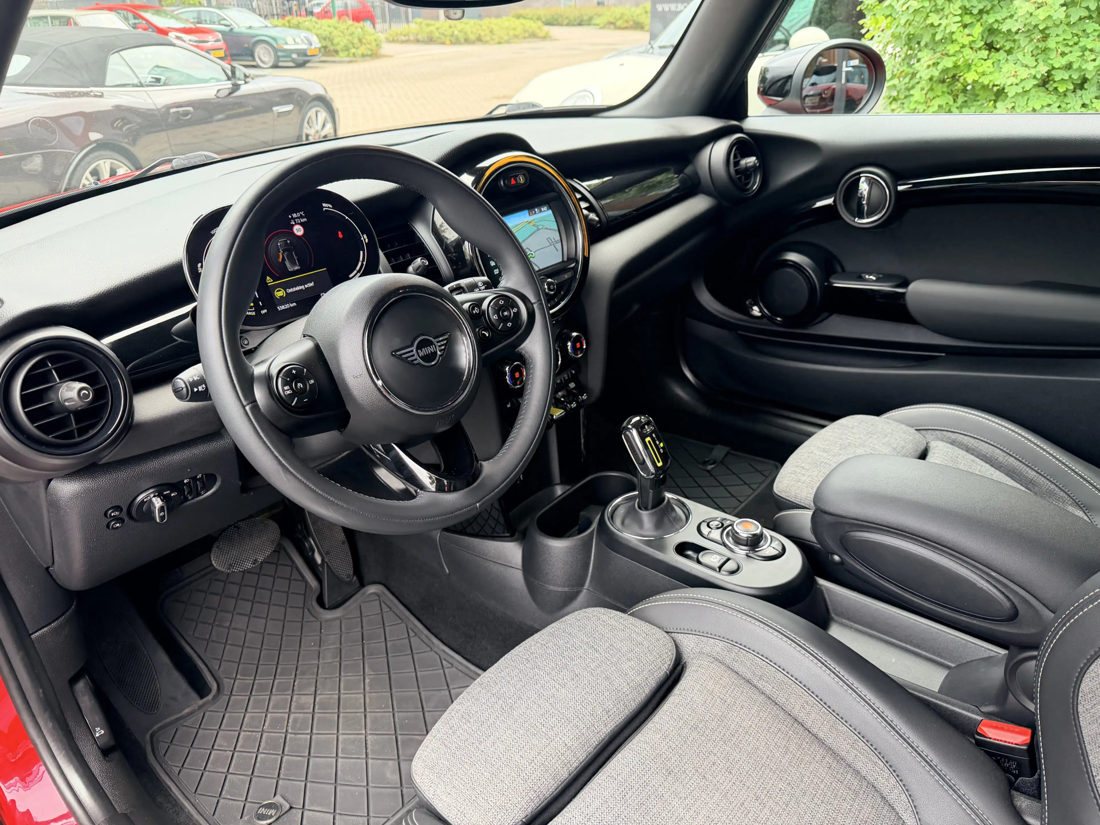 MINI Electric MINI Electric 33 kWh — photo 3