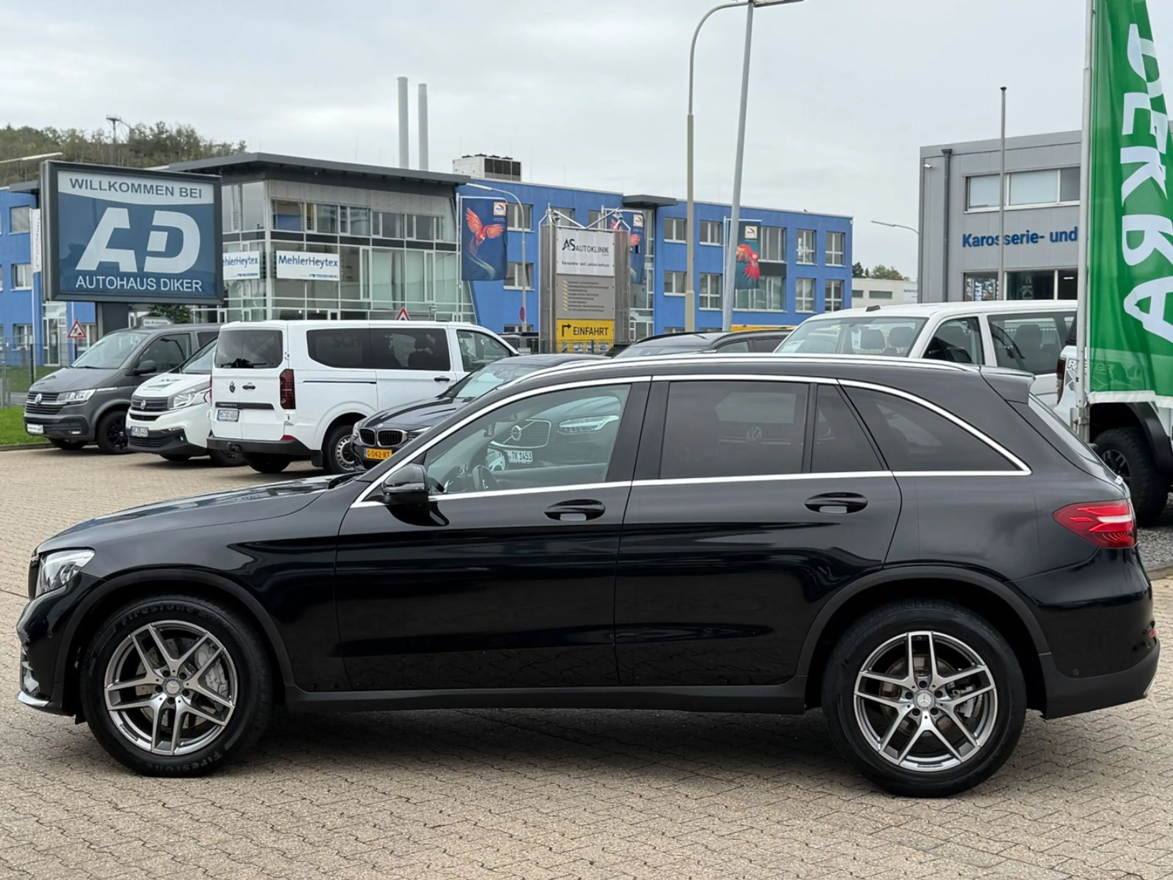 Mercedes-Benz GLC 250 d 4Matic AMG Line Pano, Navi, LED — photo 6