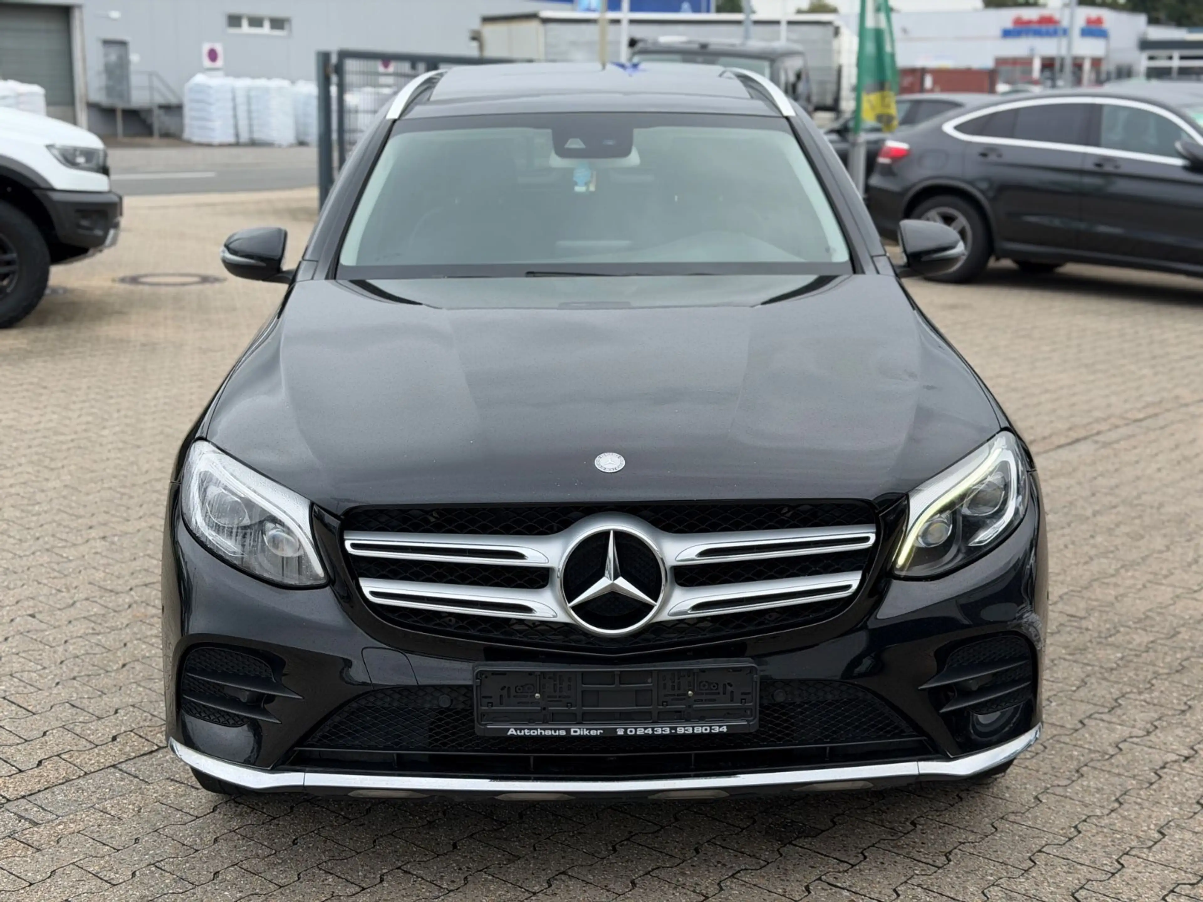 Mercedes-Benz GLC 250 d 4Matic AMG Line Pano, Navi, LED — photo 8
