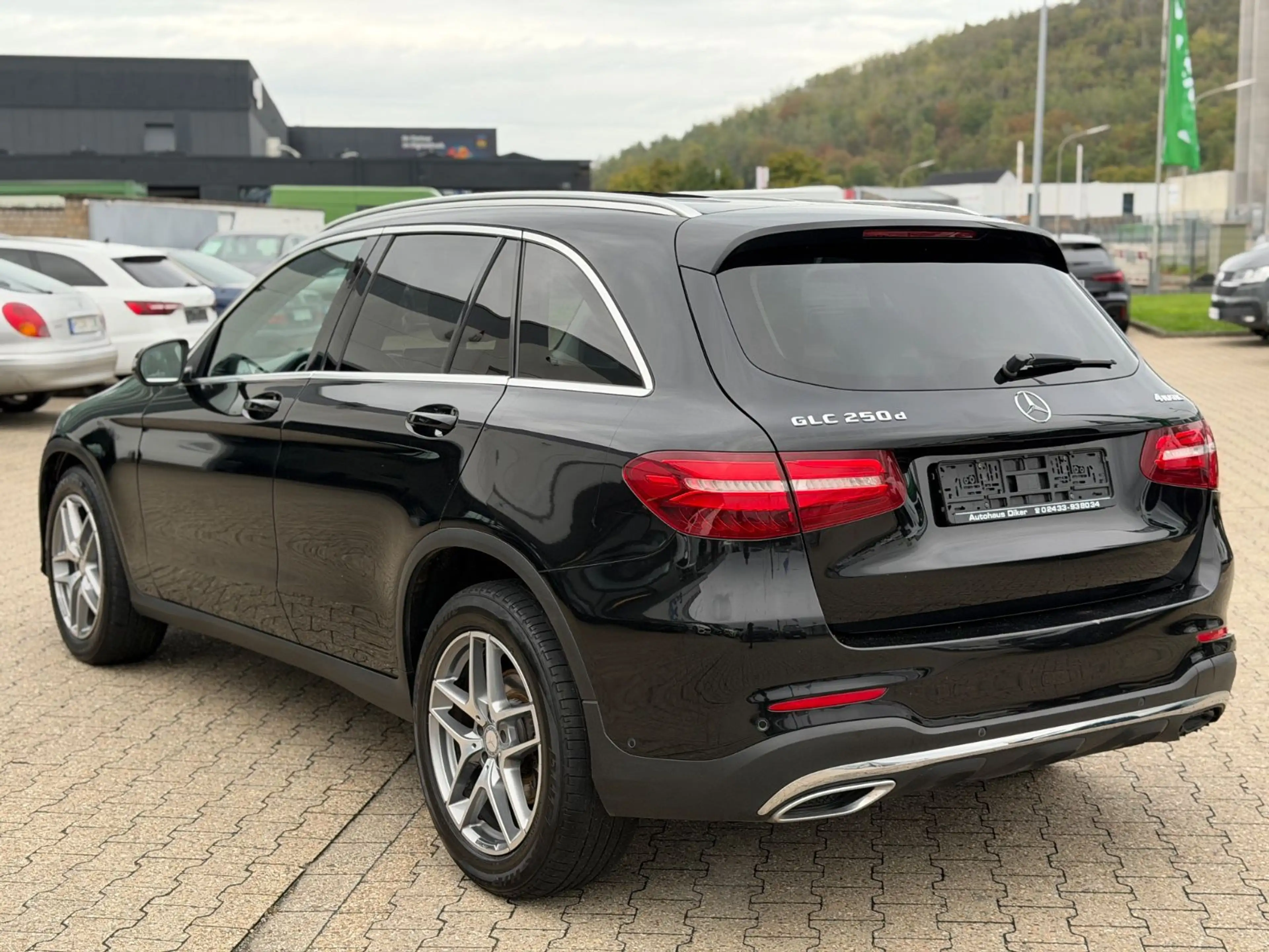 Mercedes-Benz GLC 250 d 4Matic AMG Line Pano, Navi, LED — photo 5