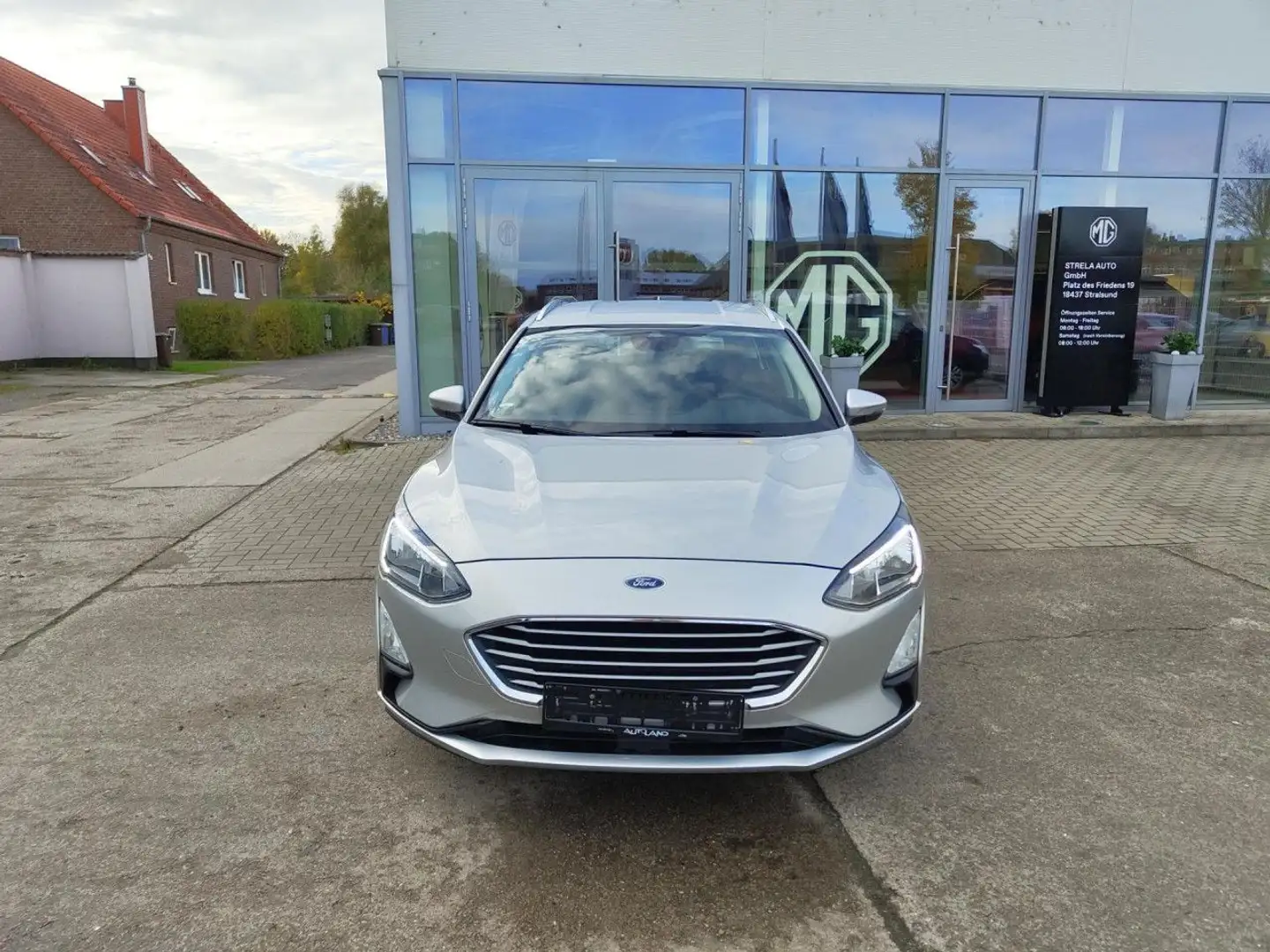 Ford Focus Turnier 1.0 EcoBoost TREND Bluetooth Klima Silber - 1