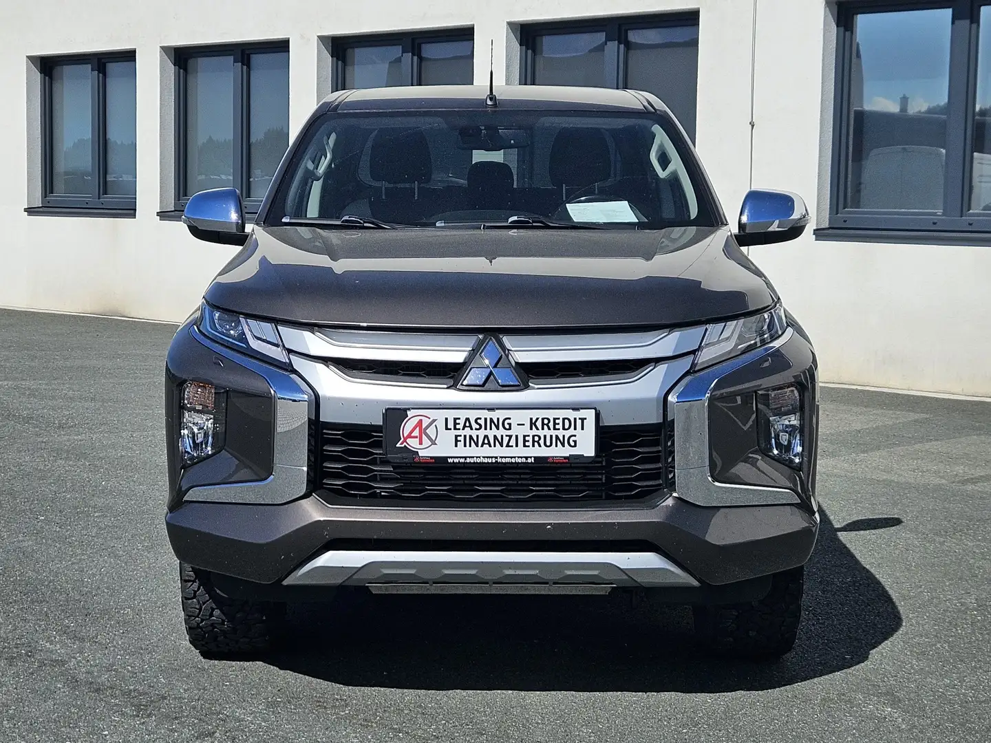 Mitsubishi L200 Select Doppelkabine 4WD Braun - 2