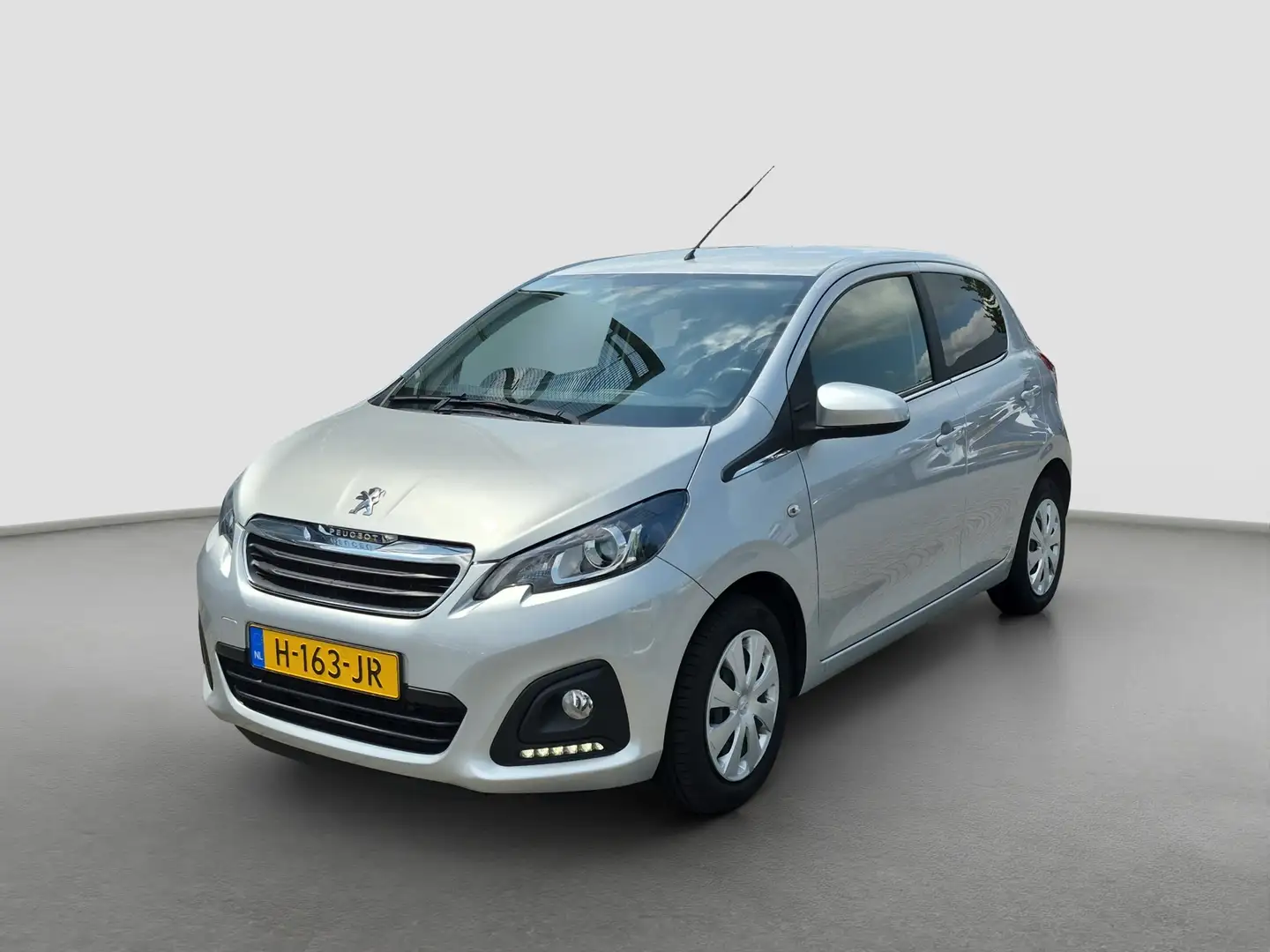 Peugeot 108 1.0 e-VTi Active | Airco | Bluetooth telefoonvoorb Grijs - 1