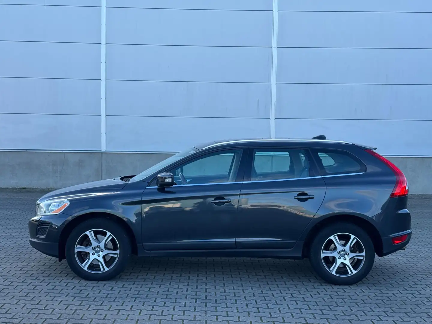 Volvo XC60 2.0T Summum CLIMA|PANO|CRUISE|LEER|XENON|NAP| Grau - 2