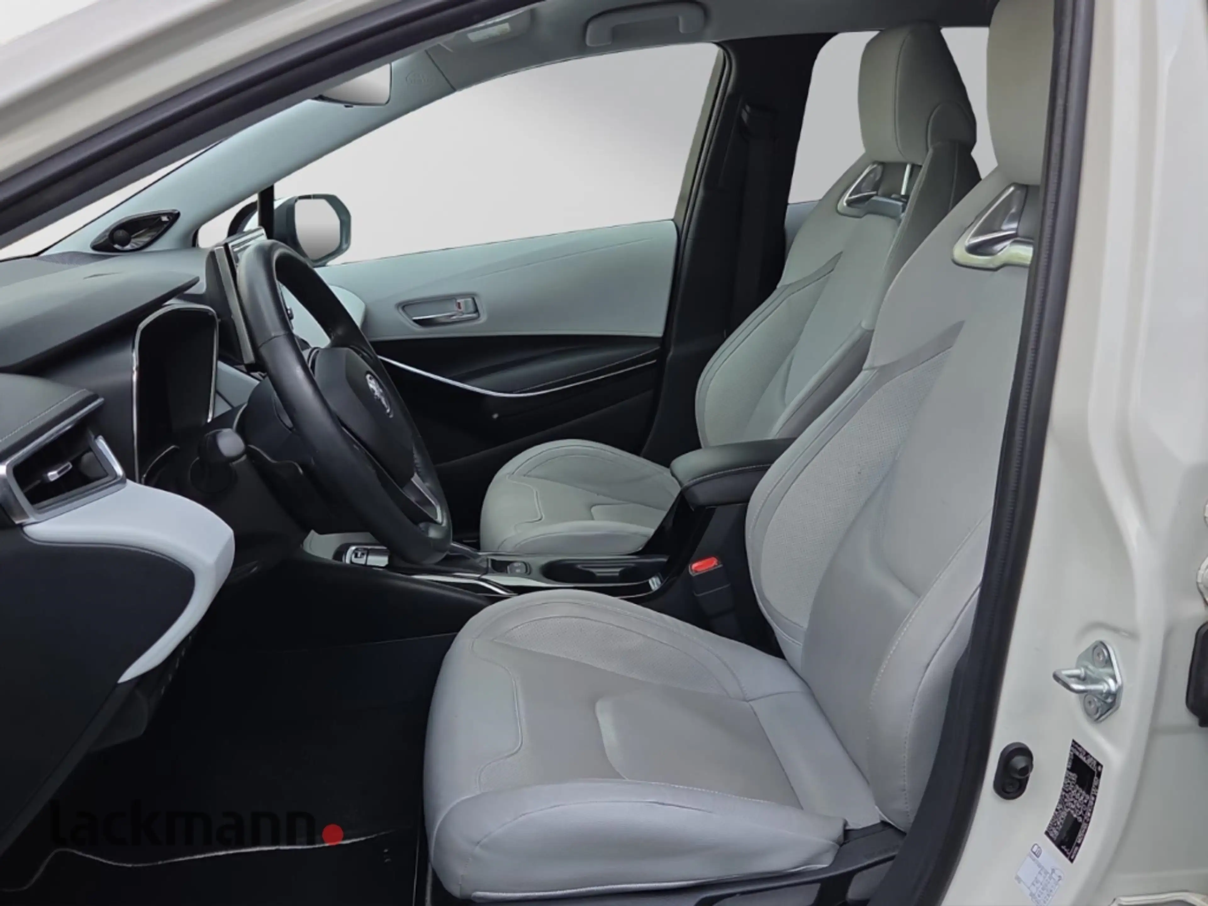 Toyota Corolla TS 2.0 Hybrid Lounge  *Navi*Leder*Technikp.* — photo 9