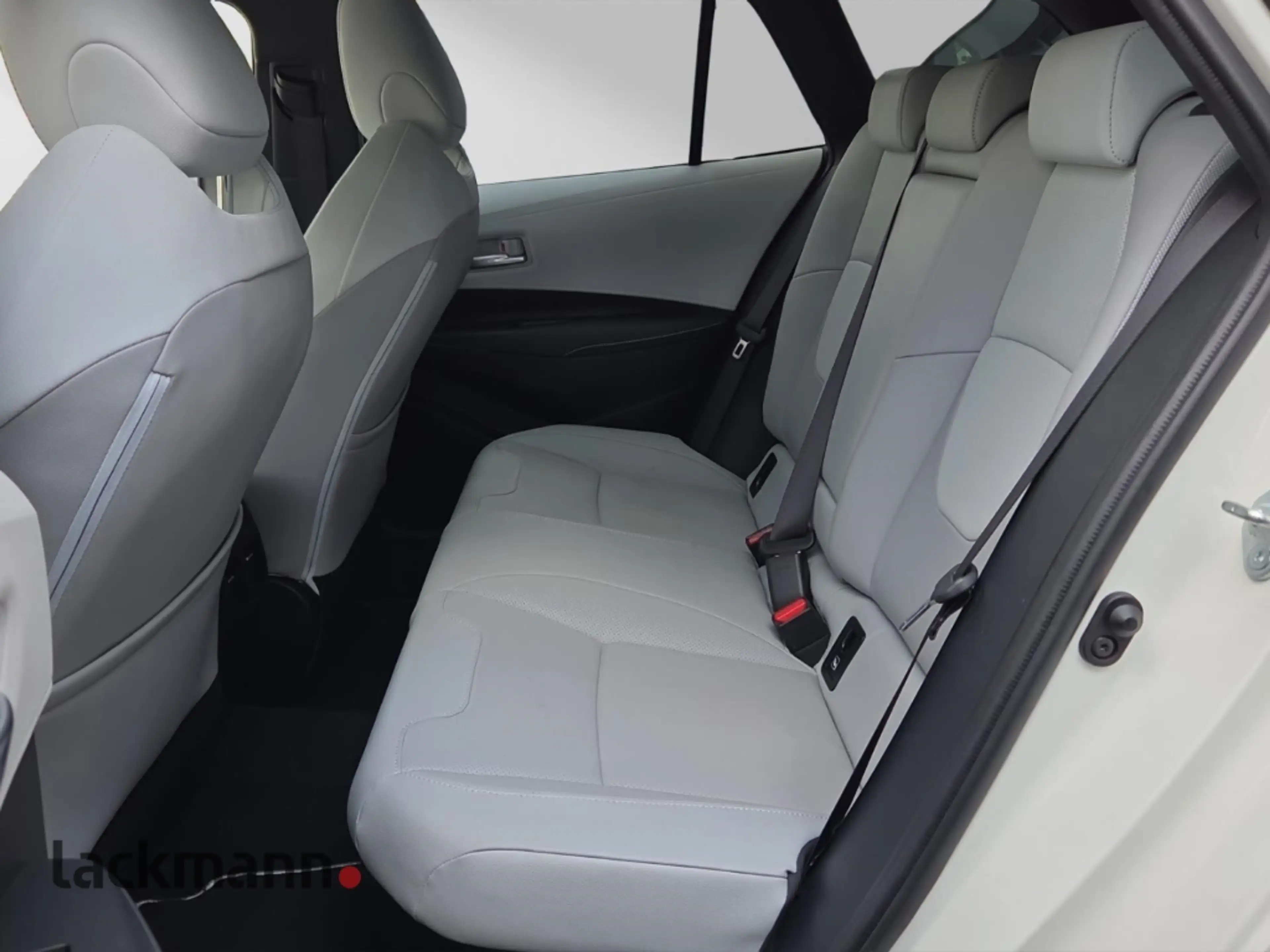 Toyota Corolla TS 2.0 Hybrid Lounge  *Navi*Leder*Technikp.* — photo 10
