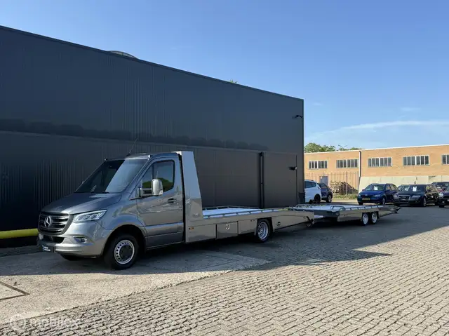 Mercedes-Benz Sprinter view 5