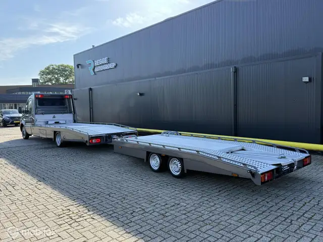 Mercedes-Benz Sprinter view 9