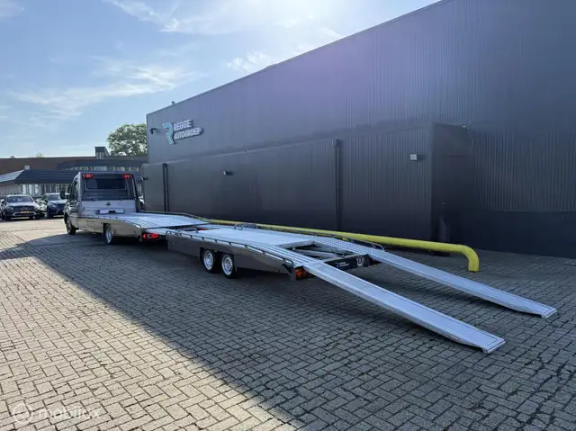 Mercedes-Benz Sprinter view 6