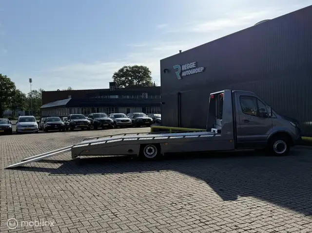 Mercedes-Benz Sprinter view 15