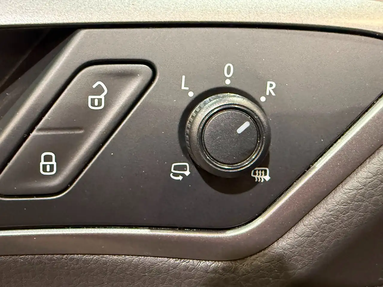 Volkswagen Golf Standard Model — photo 21
