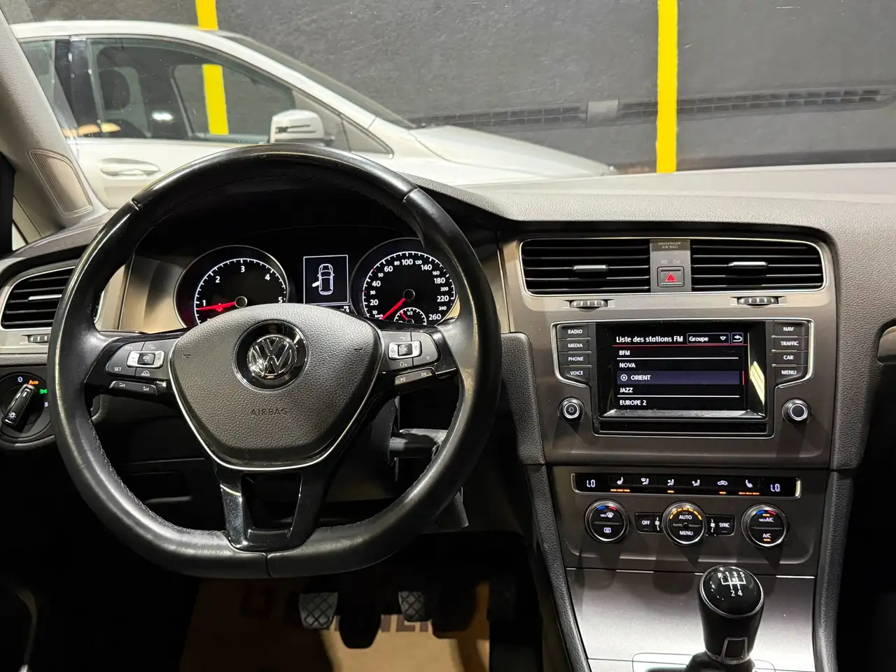 Volkswagen Golf Standard Model — photo 13