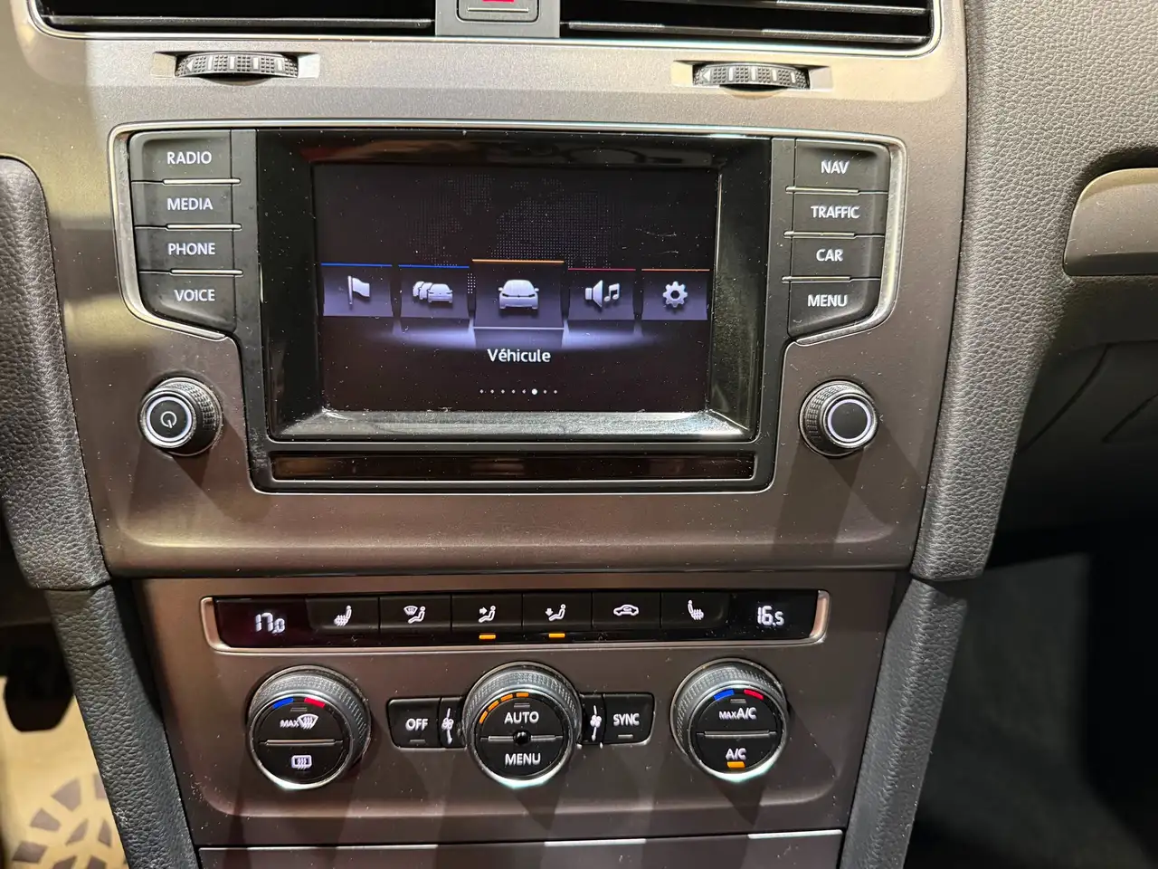 Volkswagen Golf Standard Model — photo 14