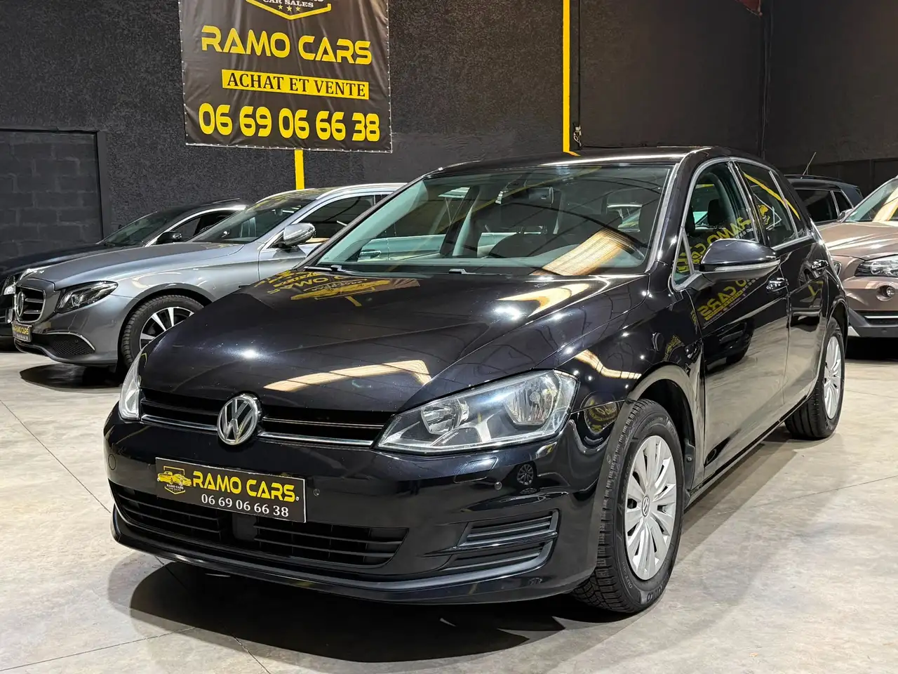 Volkswagen Golf Standard Model — photo 3