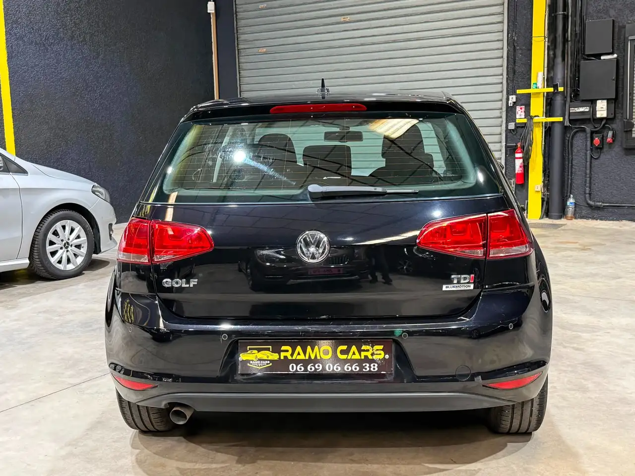 Volkswagen Golf Standard Model — photo 7