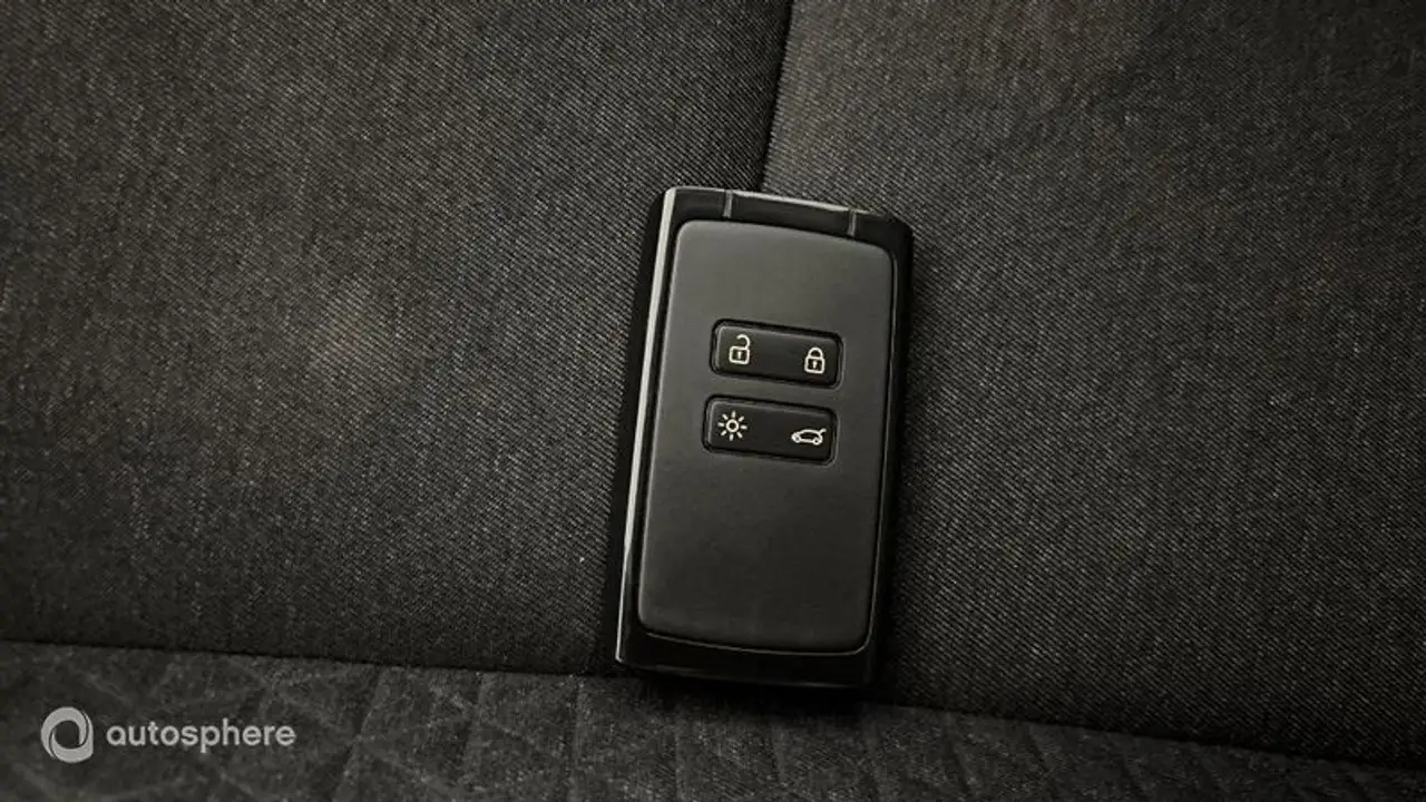 Renault Captur — photo 16
